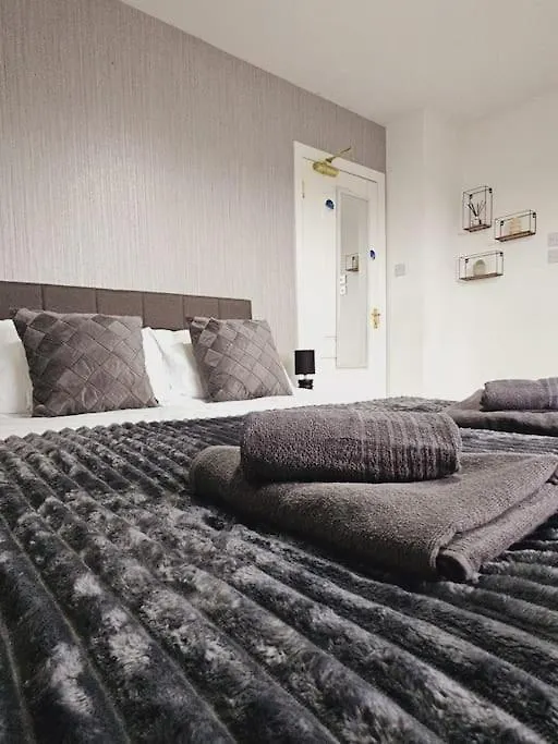 Townhouse Villa Dundee United Kingdom